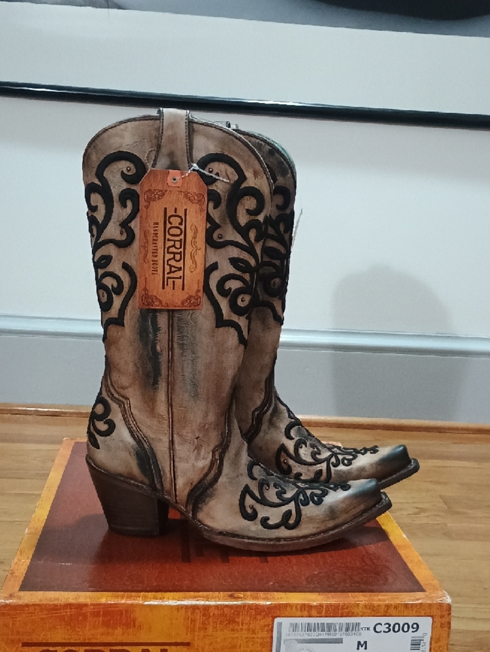 Corral Distressed Tan & Black Embroidered Western Heeled Boots - Picture 2 of 4